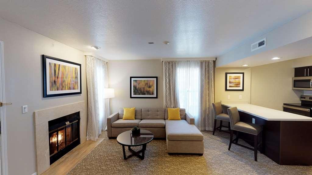 Chase Suite Hotel Newark Fremont Zimmer foto